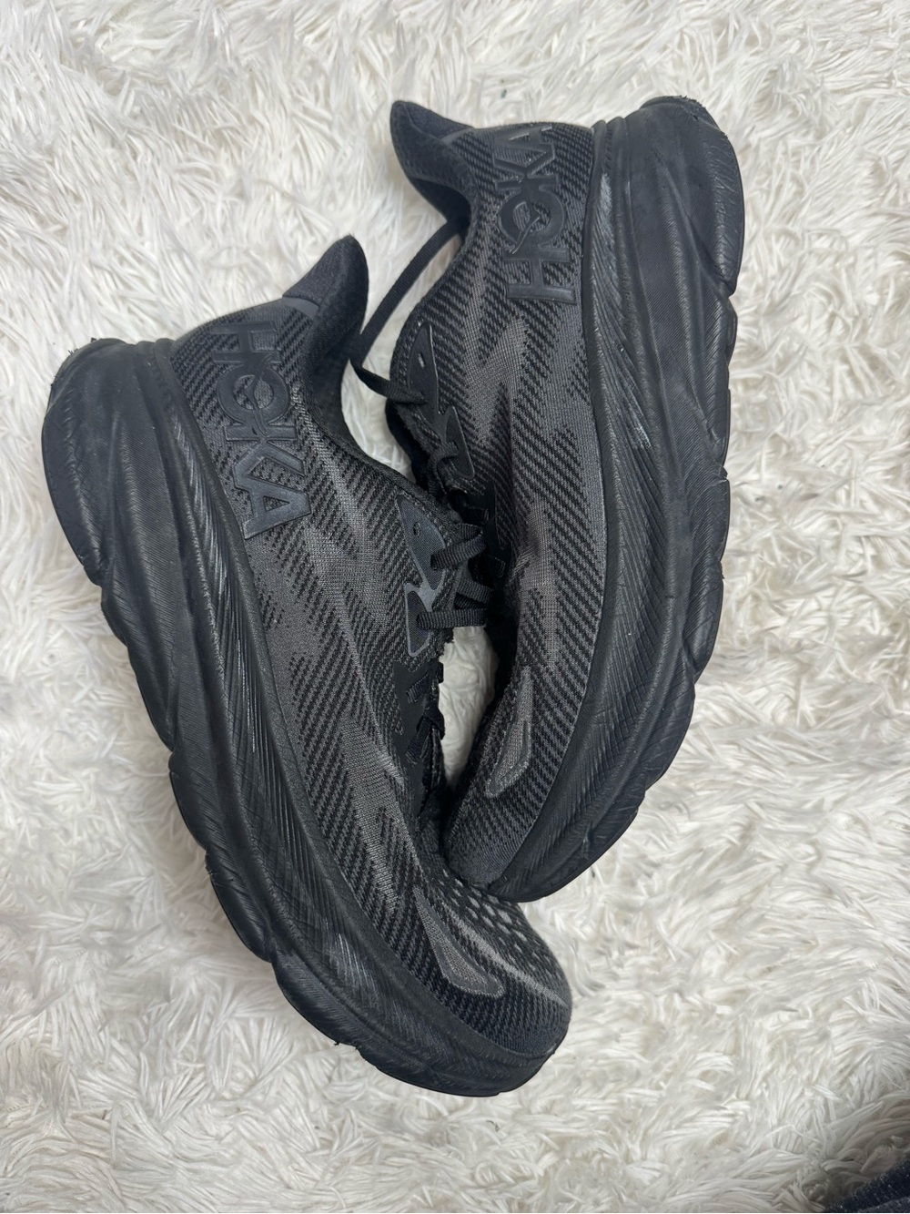 HOKA Clifton 9 running shoes All Black